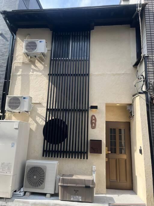 吉福屋/机场直达/3分步行地铁jr/14分usj/心斋桥/難波 Vila Osaca Exterior foto